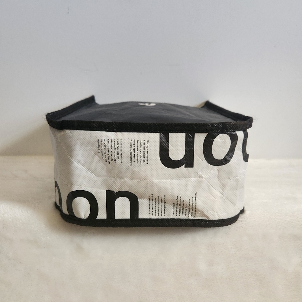 Lululemon Holiday Special Edition Black White Small Reusable Carryall Tote Bag - Picture 6 of 11
